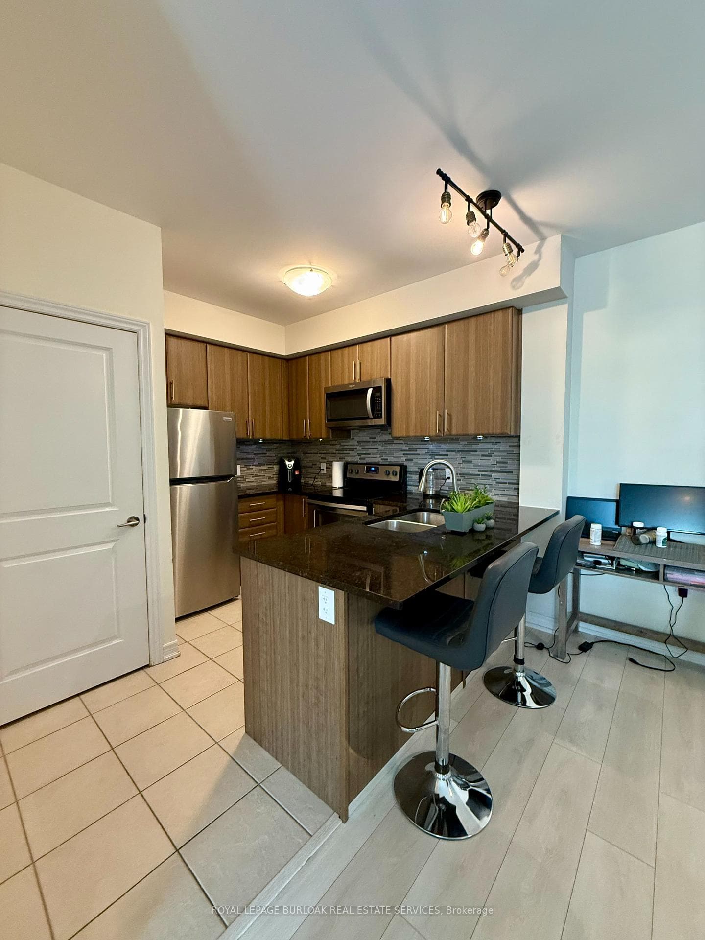 2393 Bronte Road Unit 202 photo 18