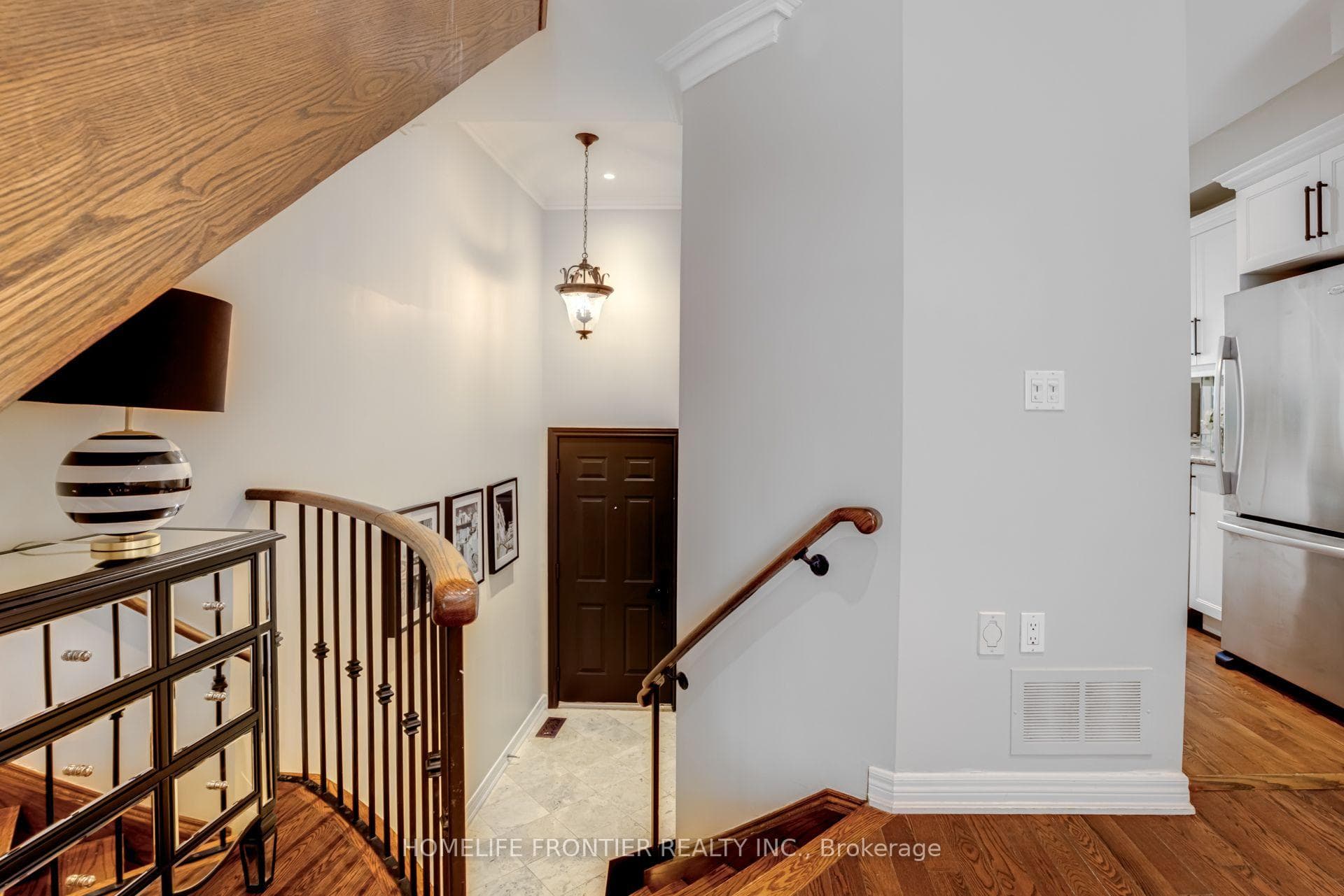 22 Balmoral Avenue Unit 4 photo 6