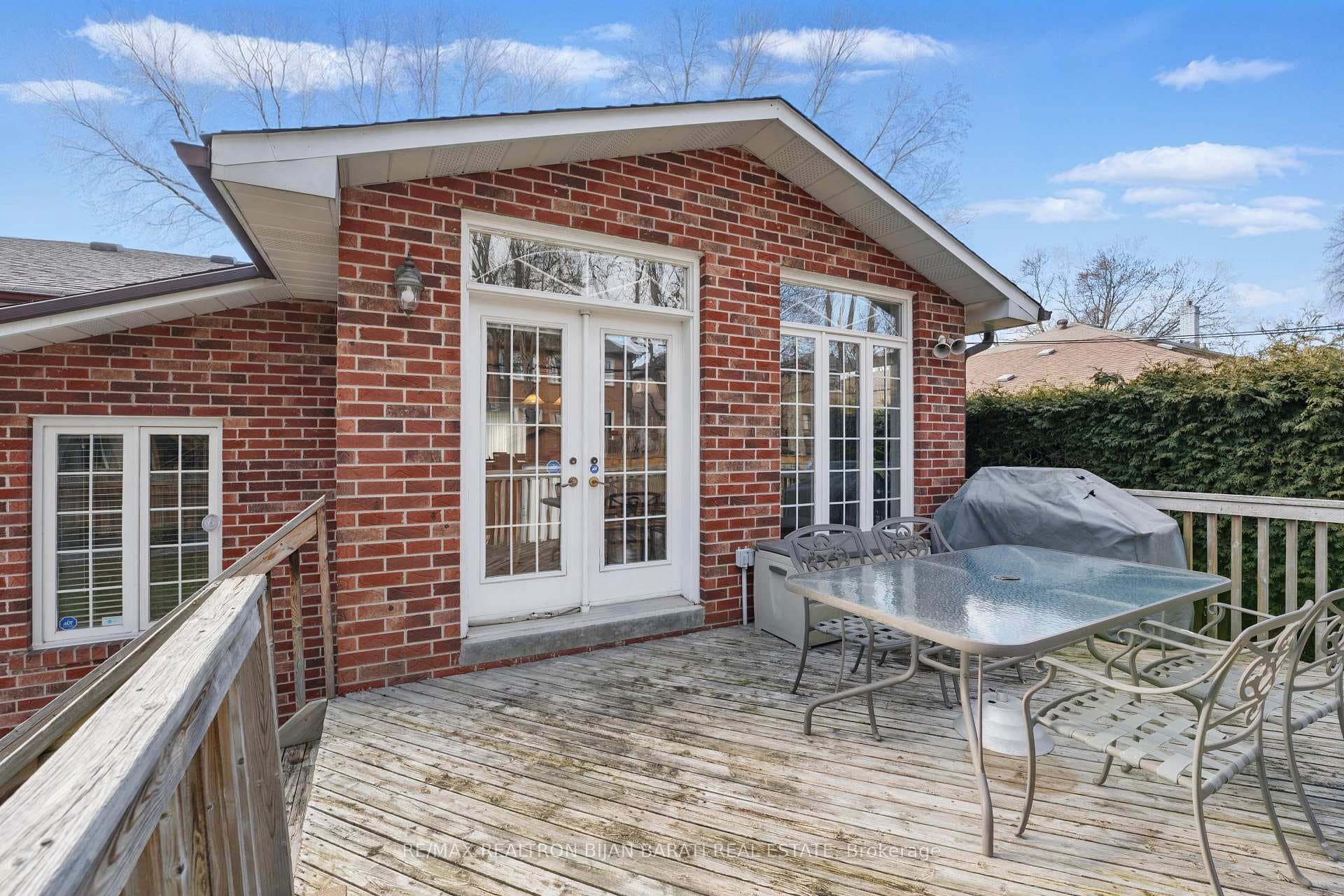 276 Kingsdale Avenue photo 39