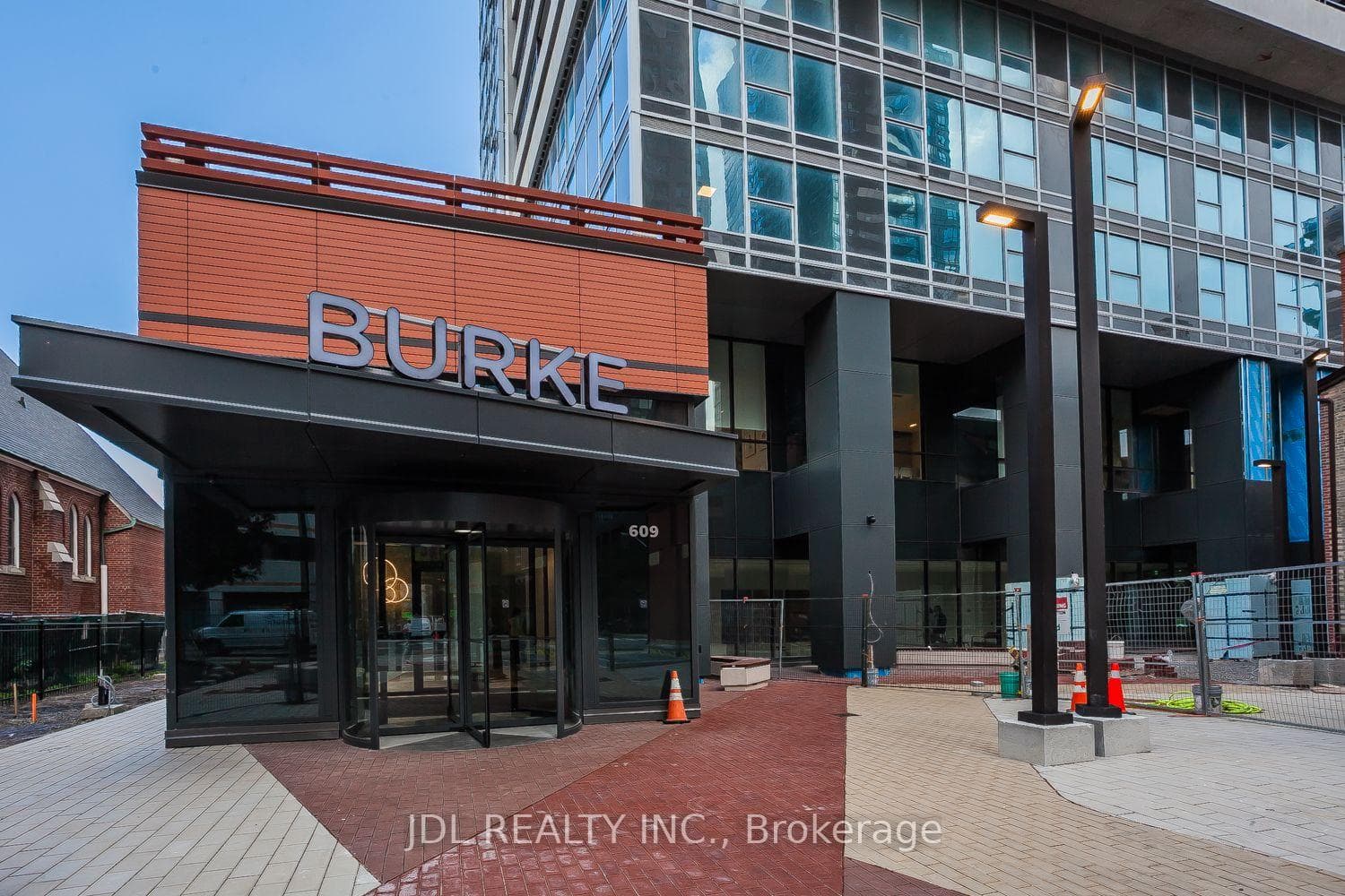 609 Sherbourne Street Unit 3709 photo 2