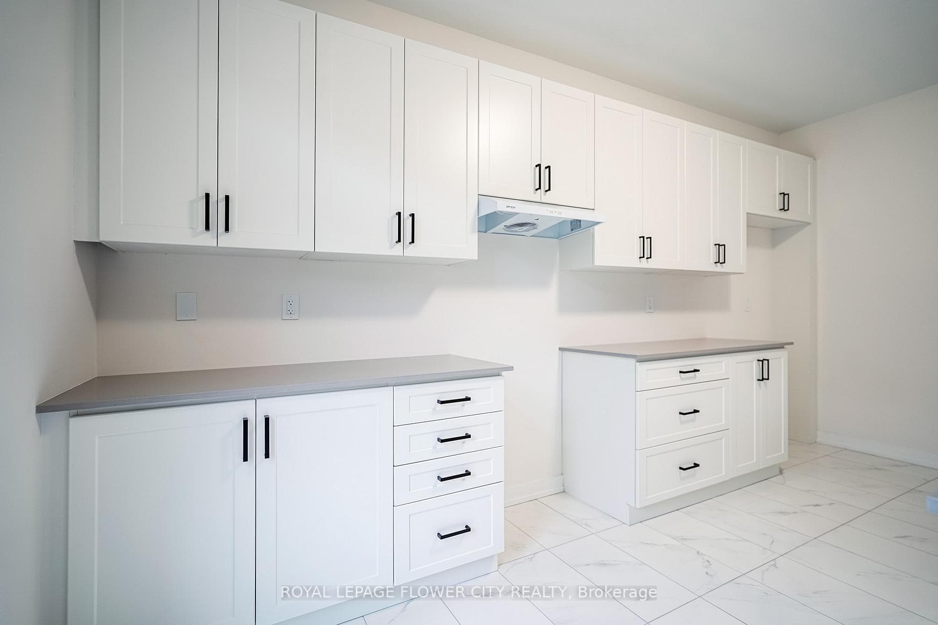137 HENSHAW Drive photo 18