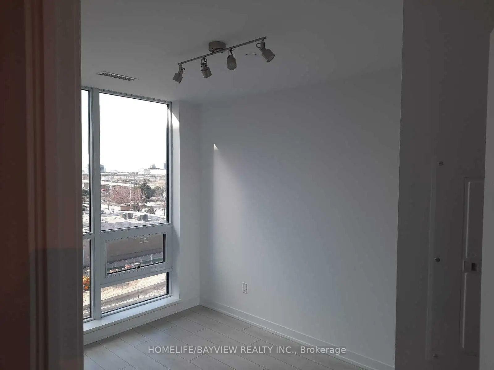 31 Tippett Road Unit 622 photo 9