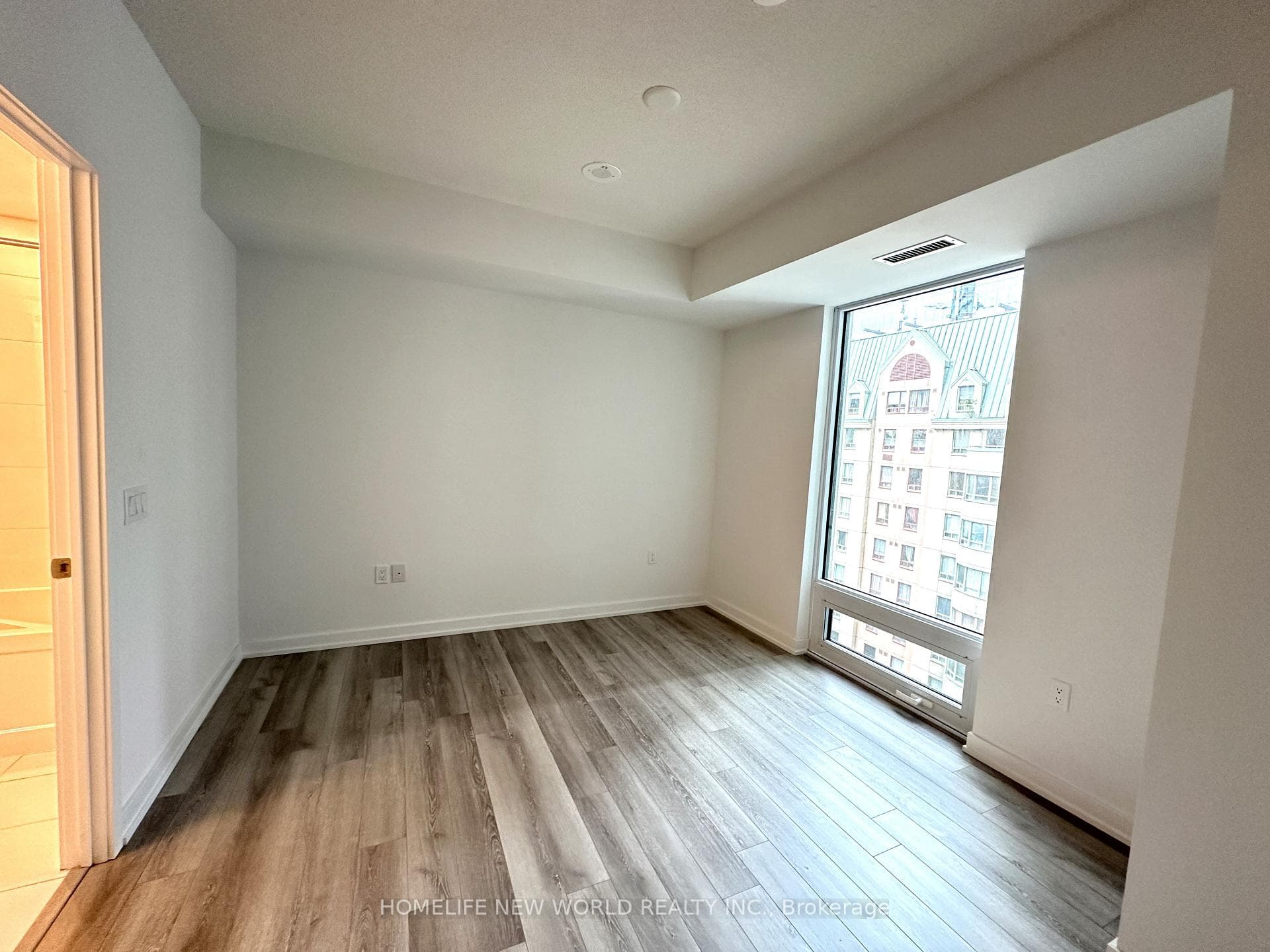 121 St Patrick Street Unit 916 photo 10