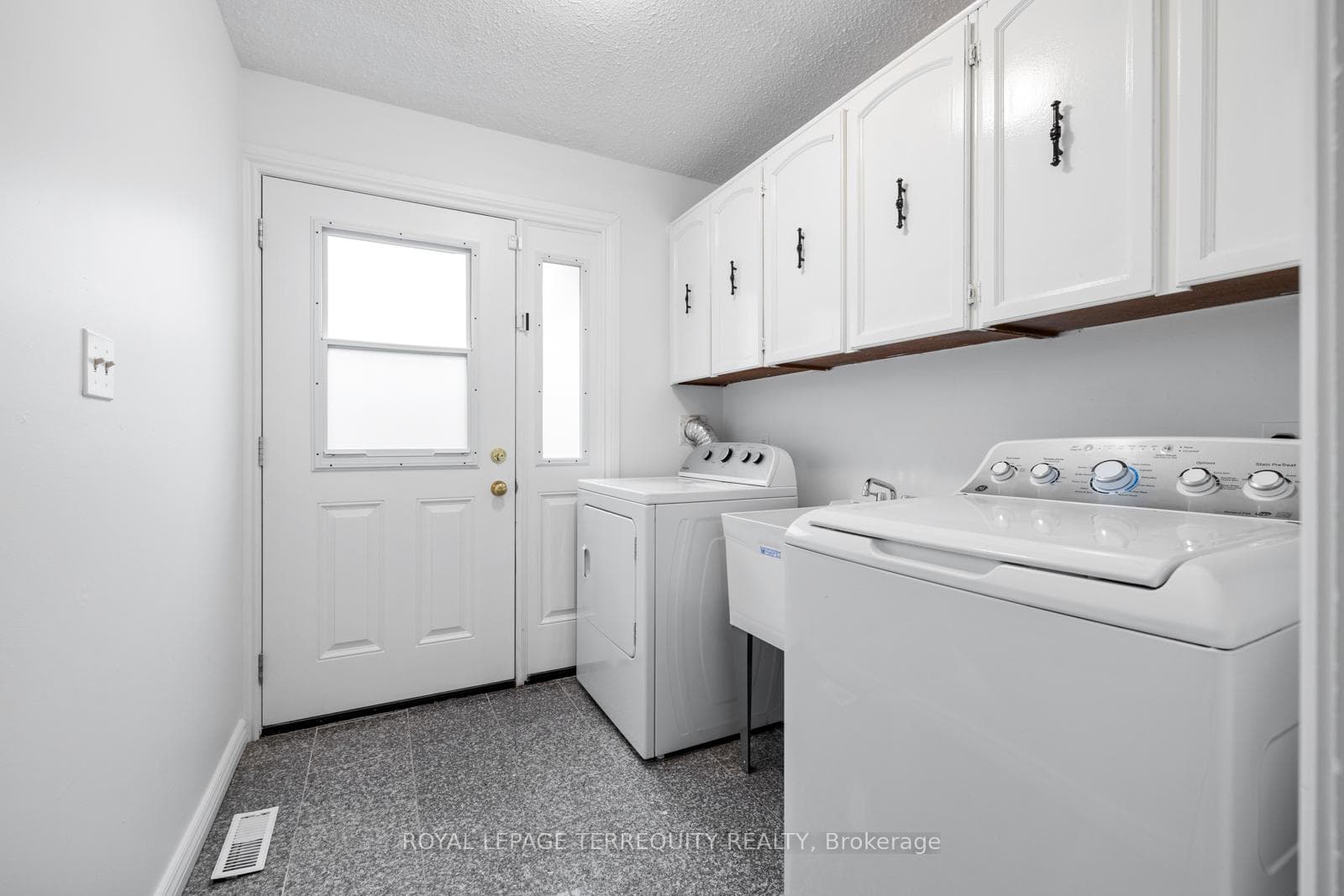 93 Waverley Road photo 15