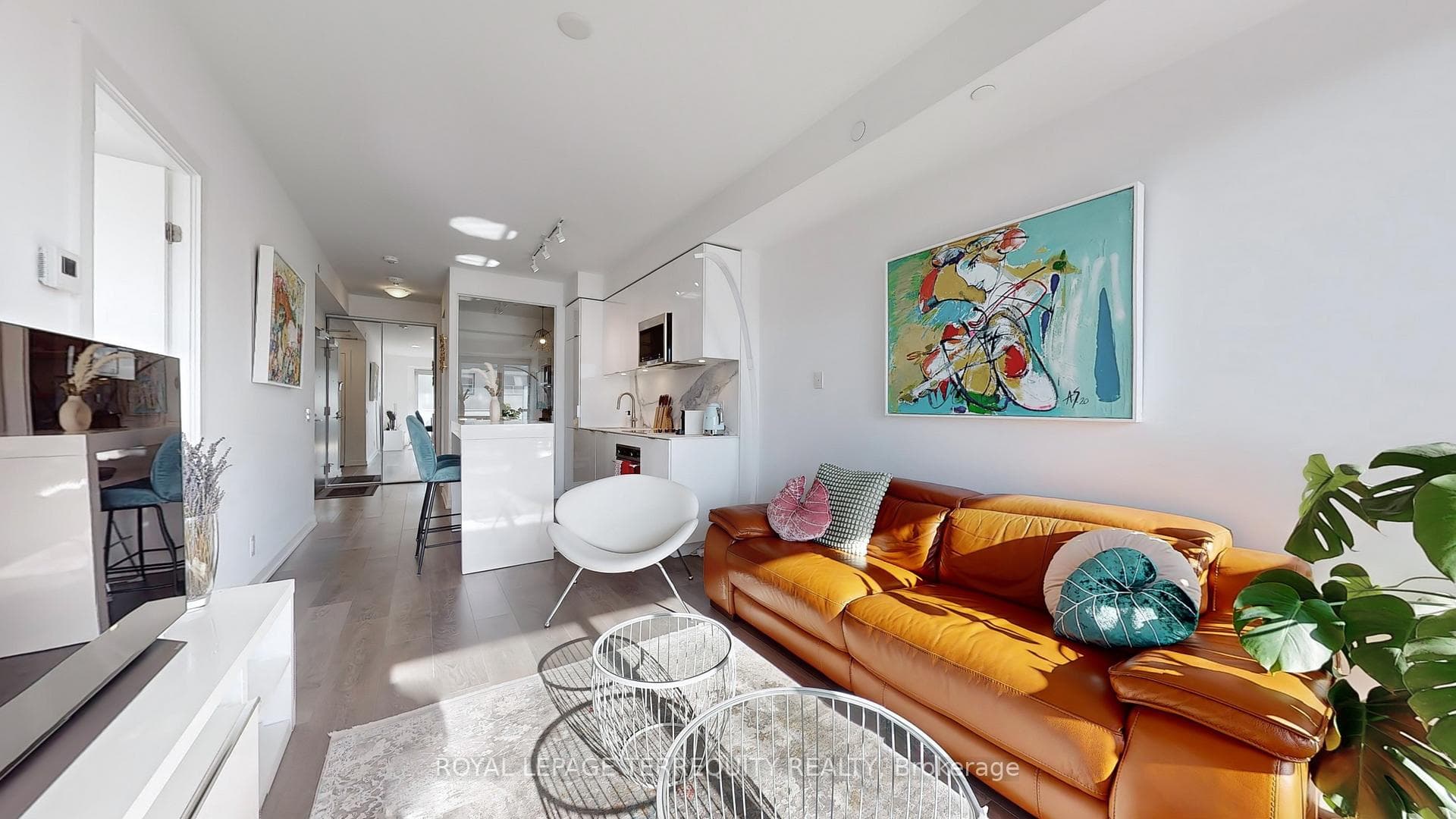 609 Avenue Road Unit 906 photo 1