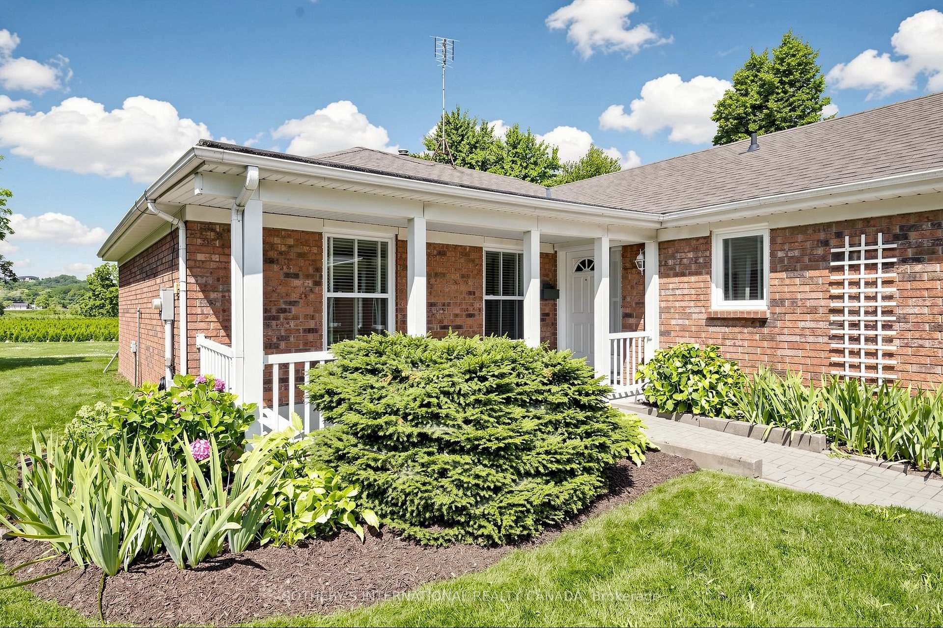 3454 FREDERICK Avenue photo 3