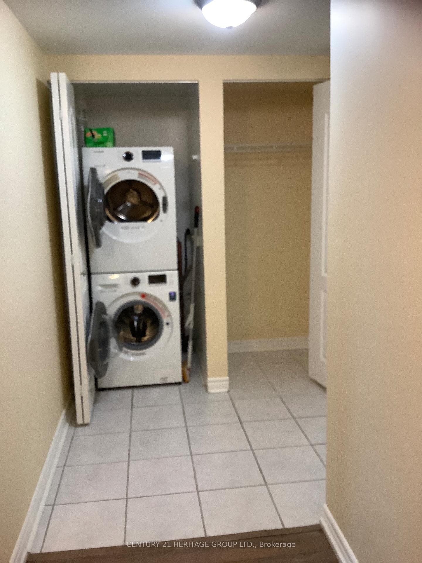 17 Barberry Place Unit 409 photo 9