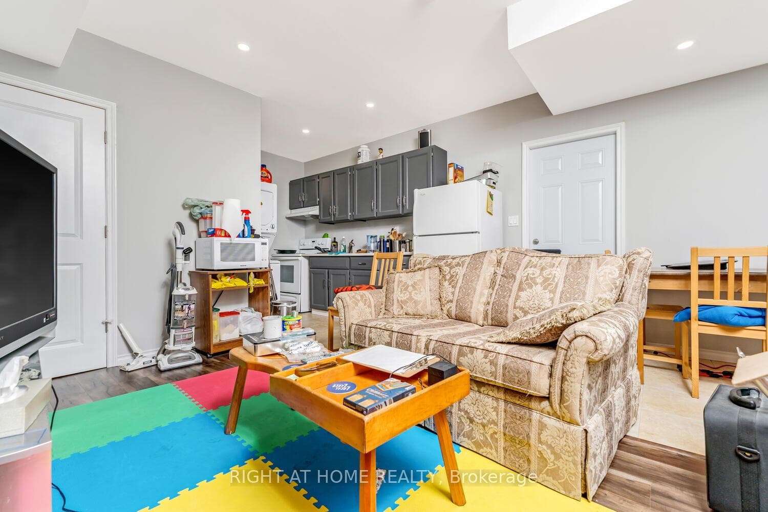 96 Ingram Drive Unit BSMT photo 9