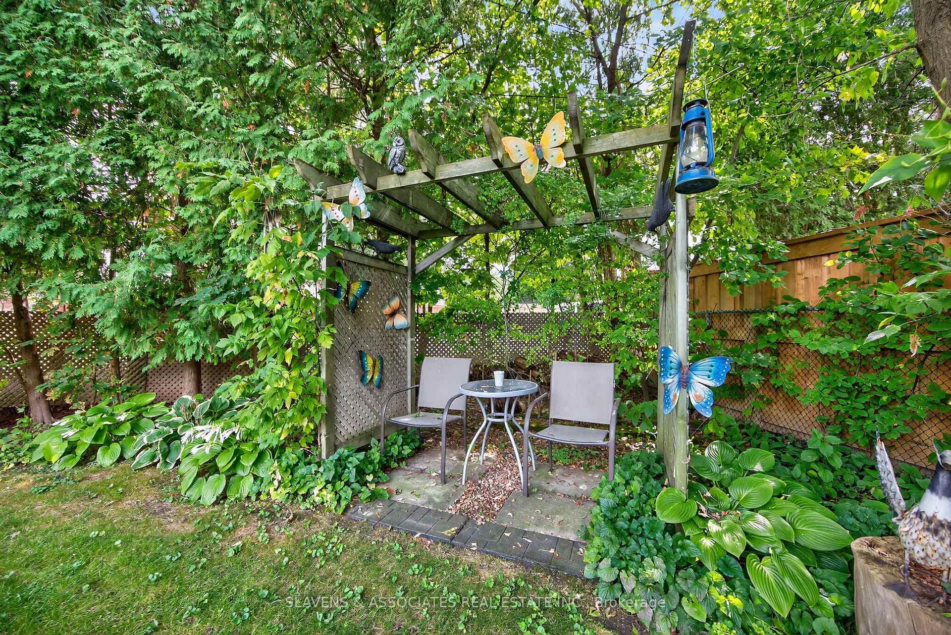 5 Rogers Road photo 27