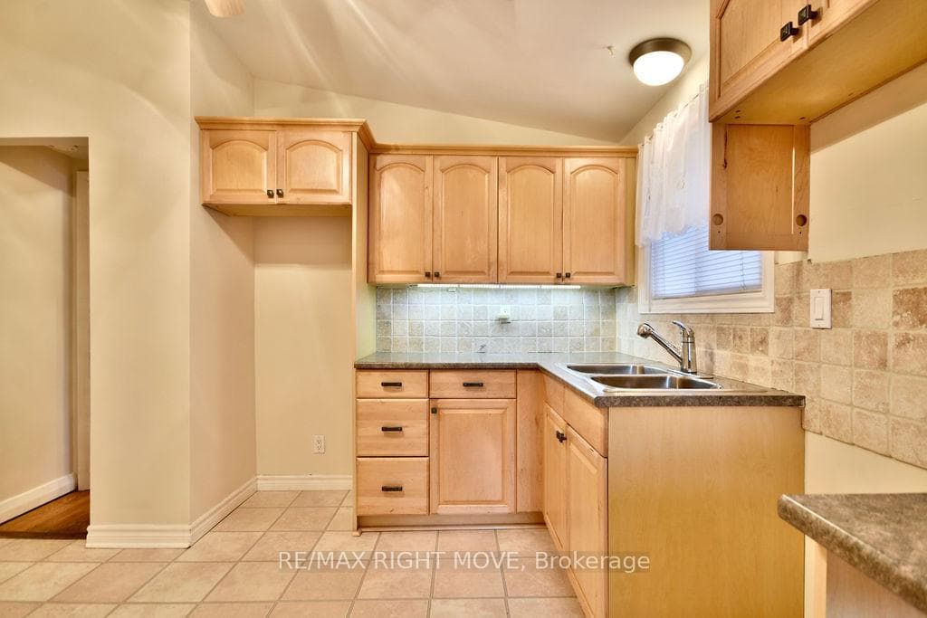 321 Delia Street photo 17