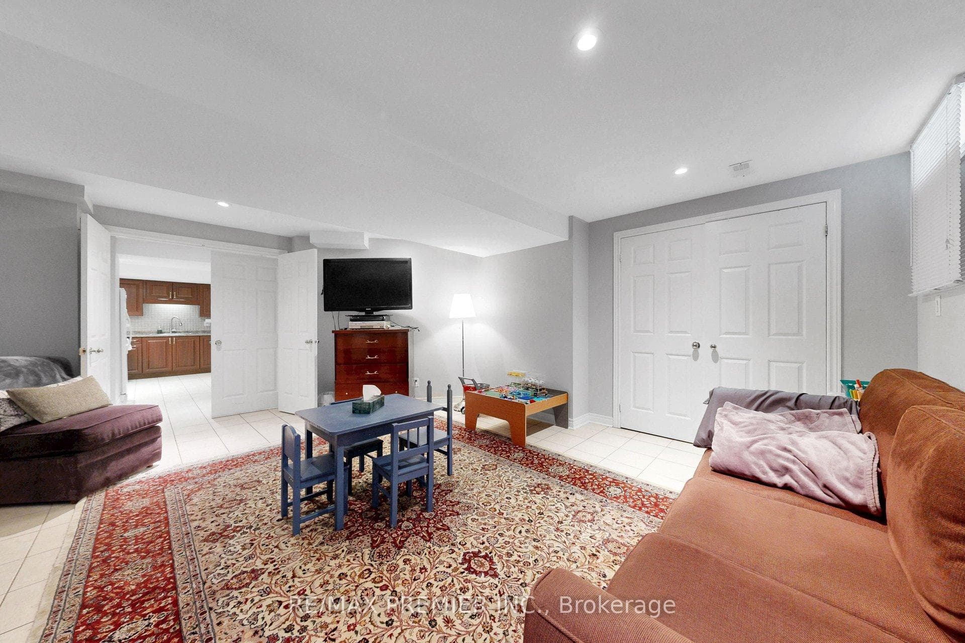 124 Kingsview Drive photo 27