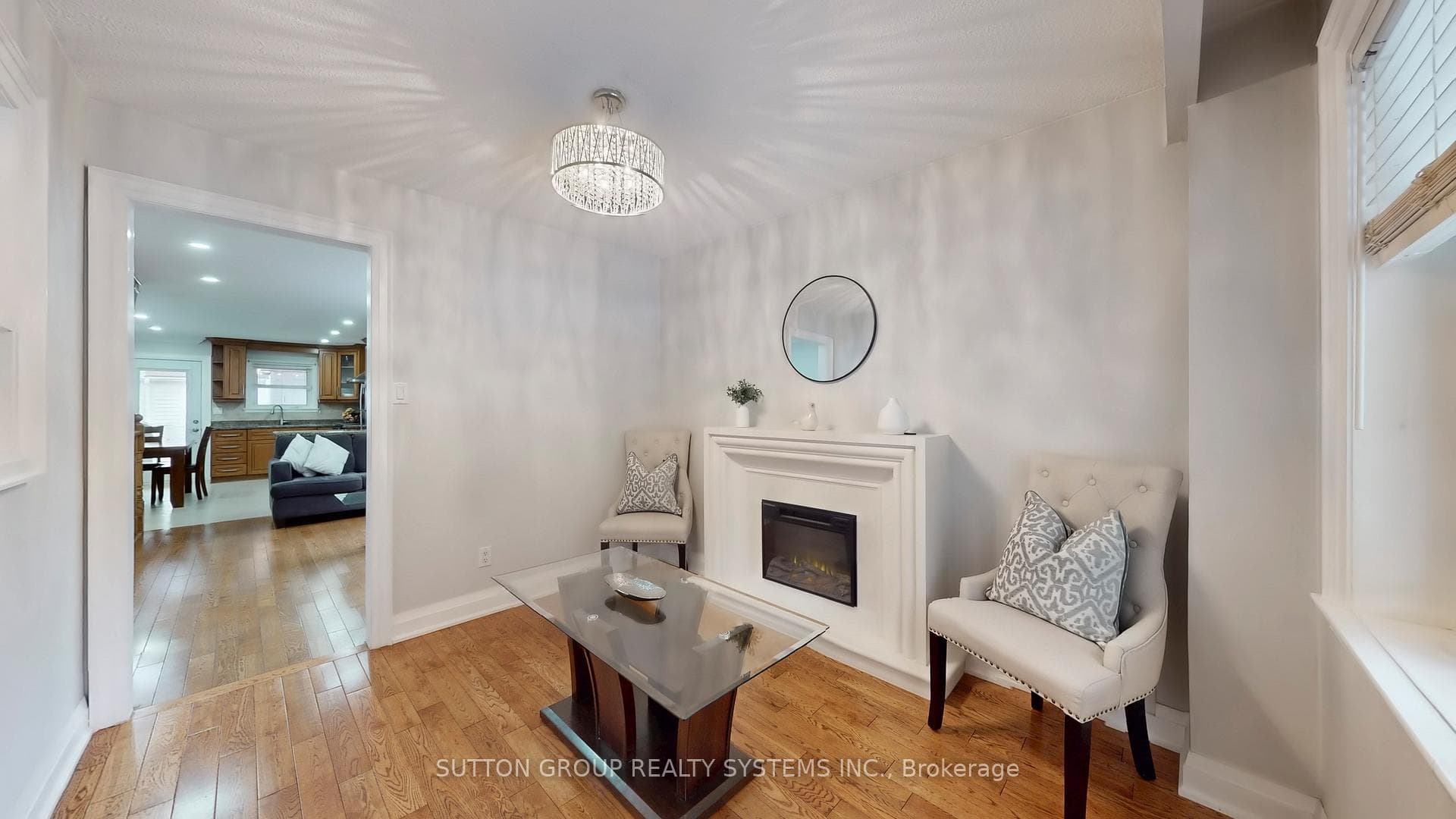 24 Chambers Avenue photo 9