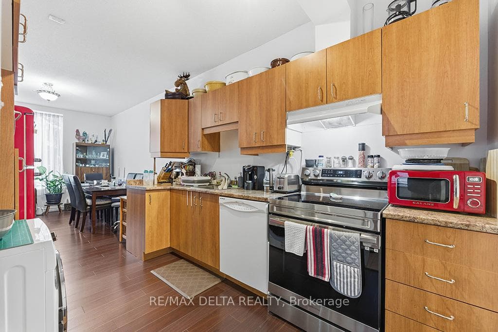 1-bed apt: Kitchen