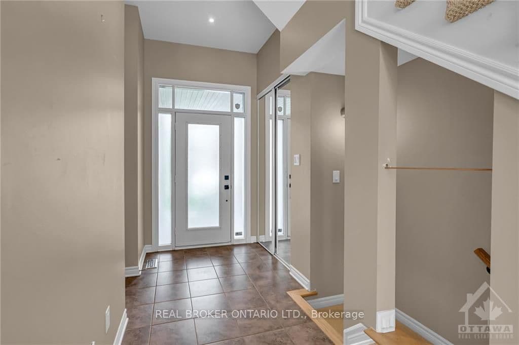 63 NUTTING Crescent photo 2