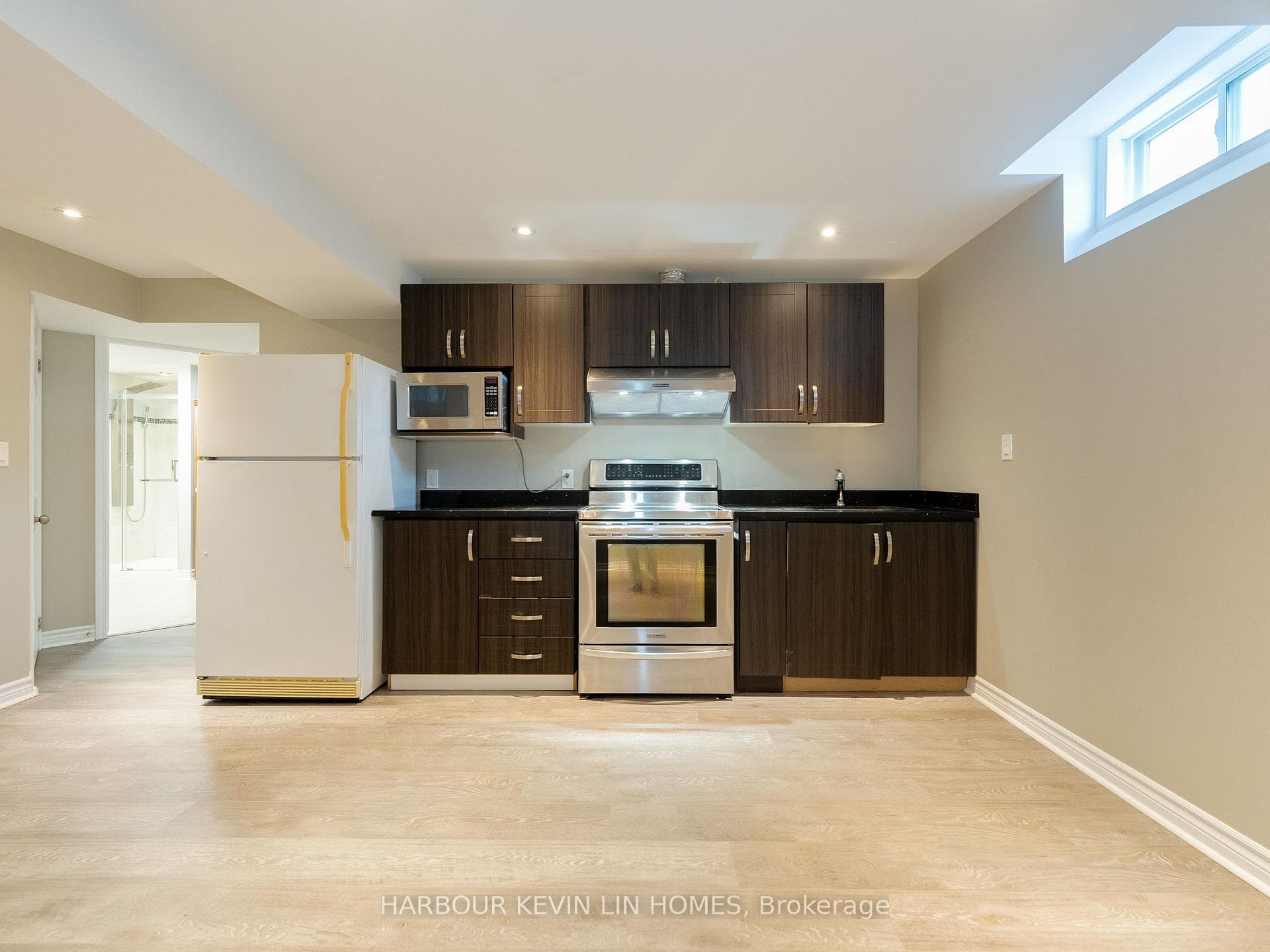 84 Lagani Avenue photo 32