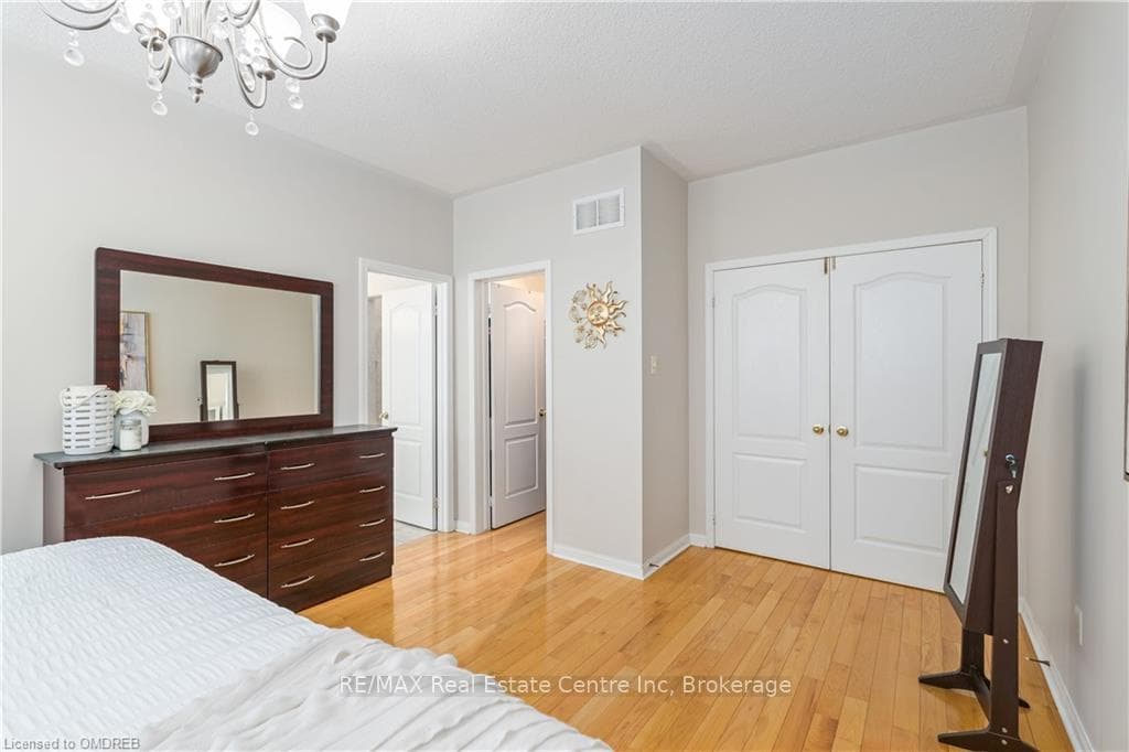 14 ARBORGLEN Drive photo 24