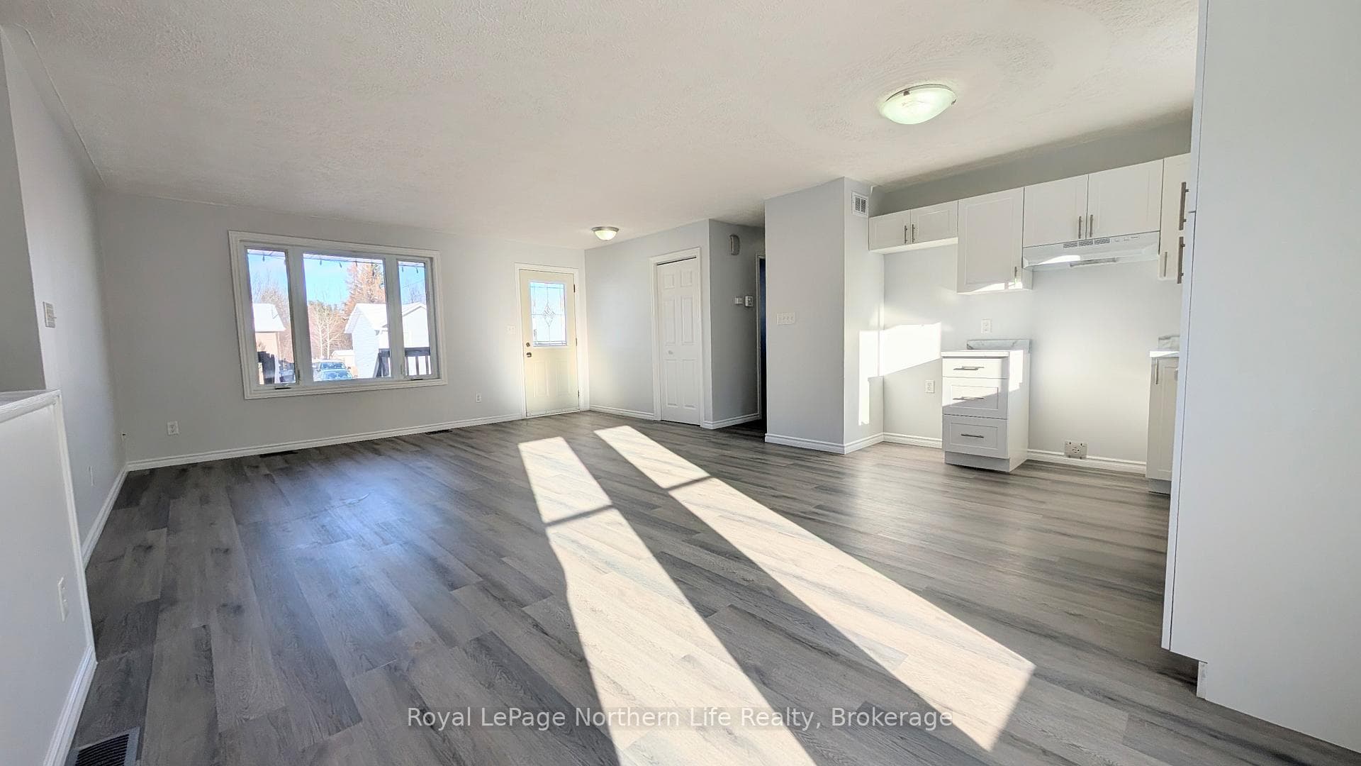 510 Demers Street photo 14