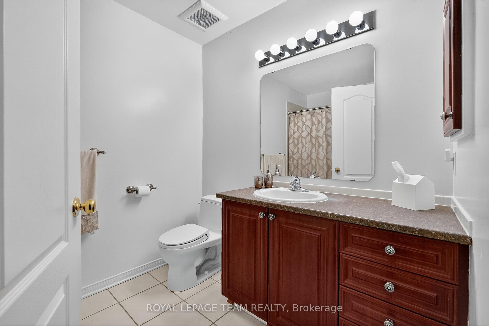 128 Lanark Avenue Unit 5 photo 32
