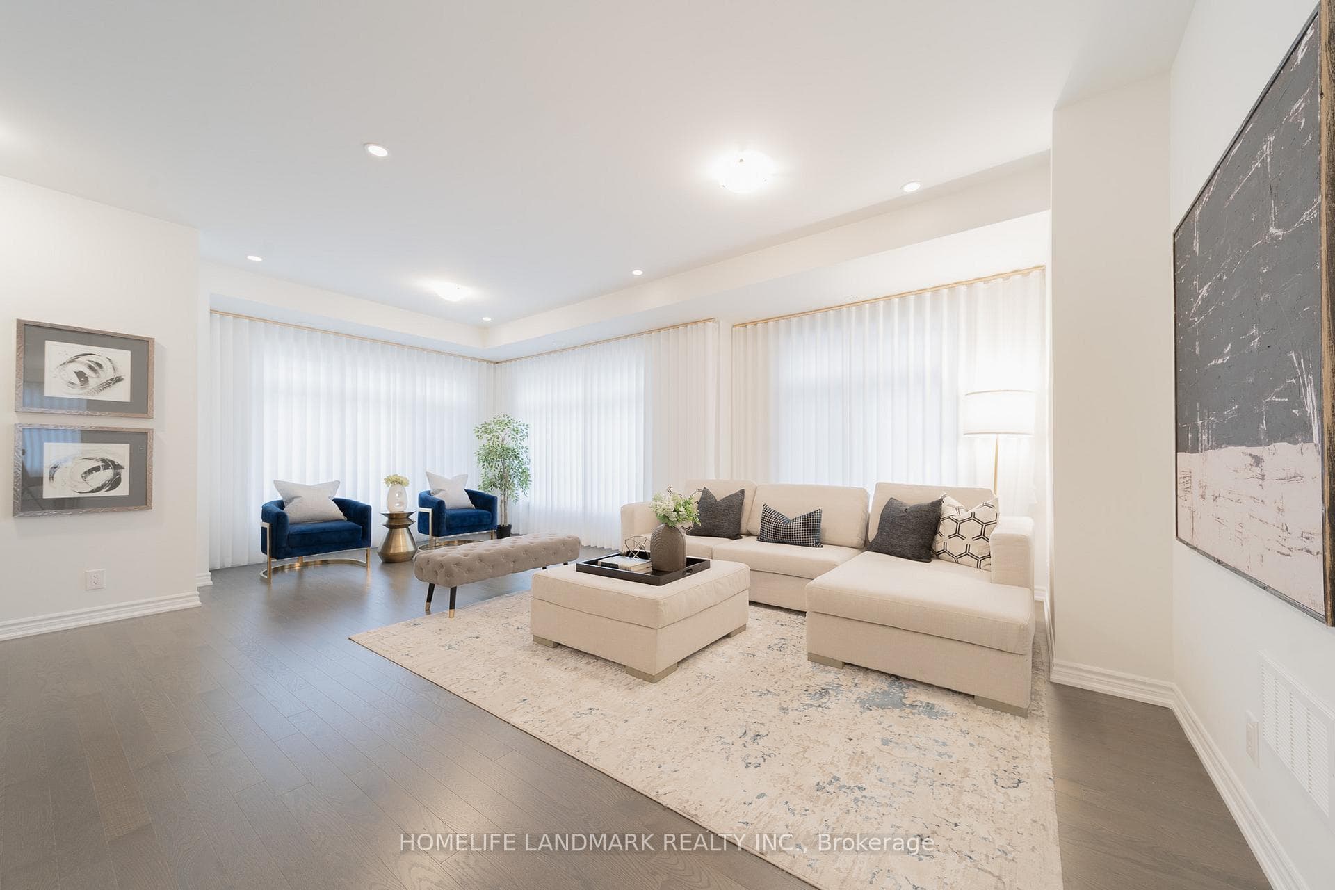 54 Guardhouse Crescent photo 2