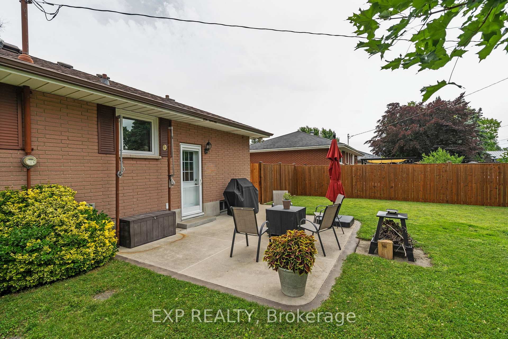 224 Irving Place photo 36