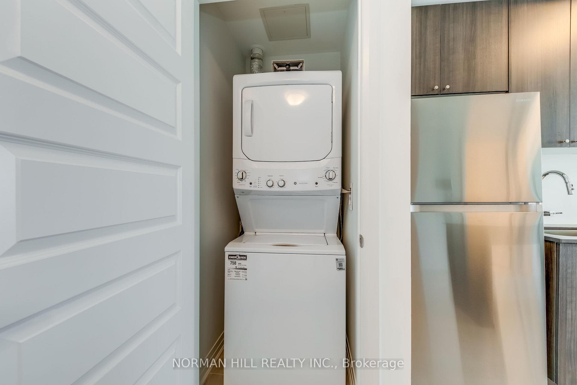 490 Gordon Krantz Avenue Unit 422 photo 23