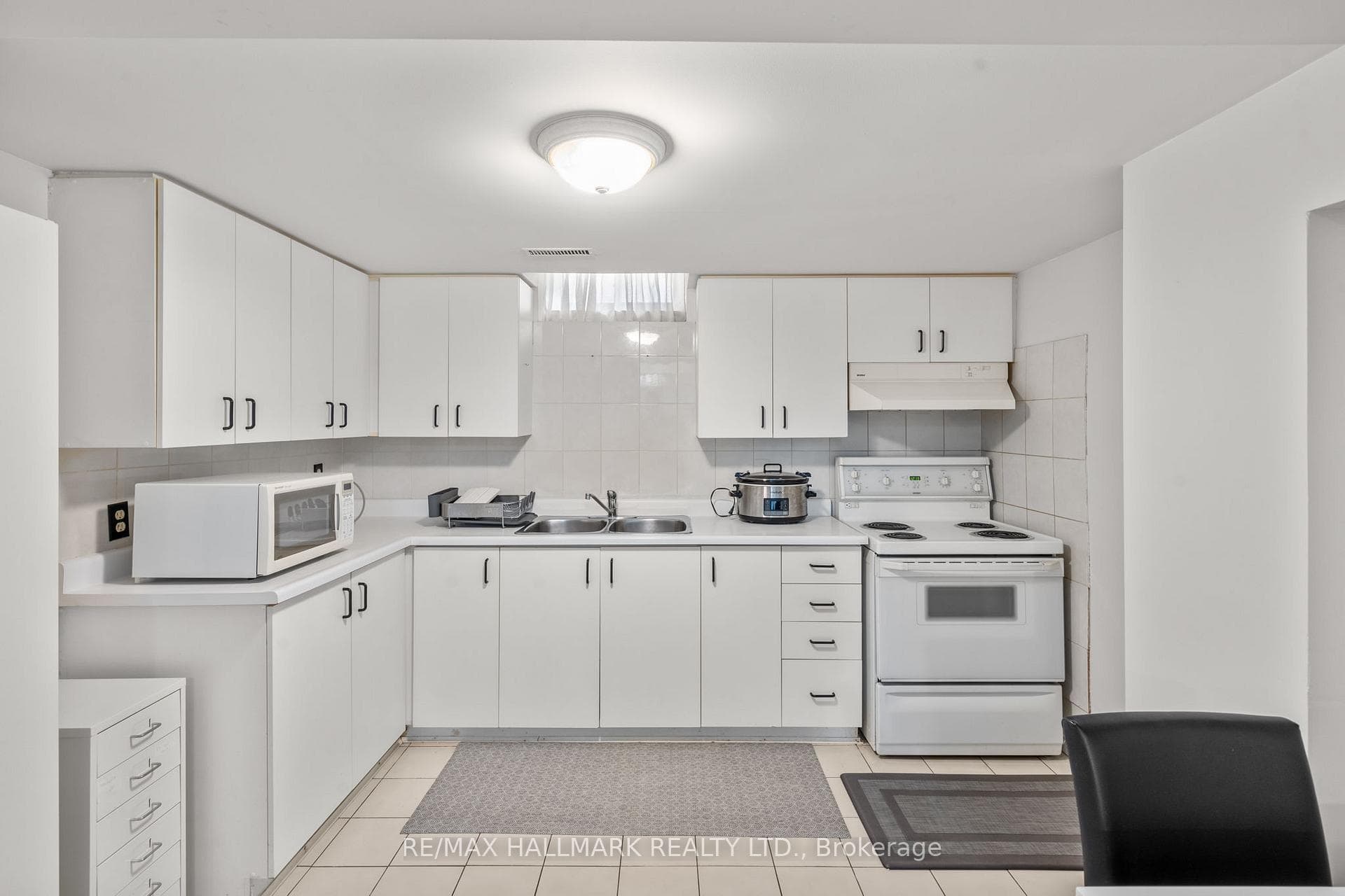 69 Cairns Drive photo 34