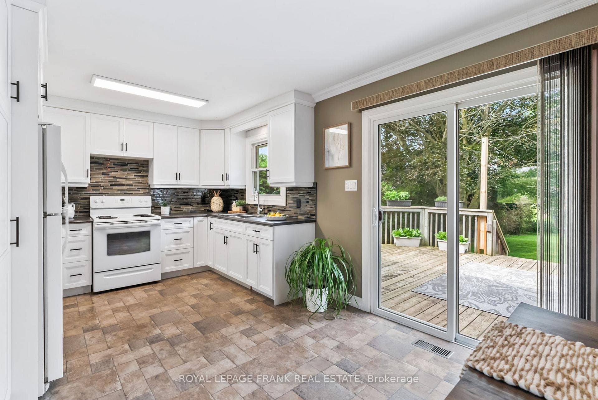 2164 Rundle Road photo 11
