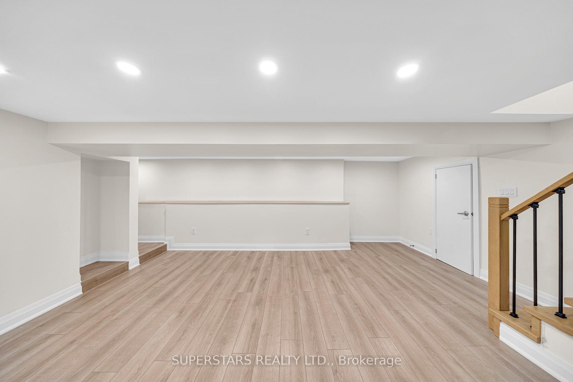 972 Dame Street photo 25