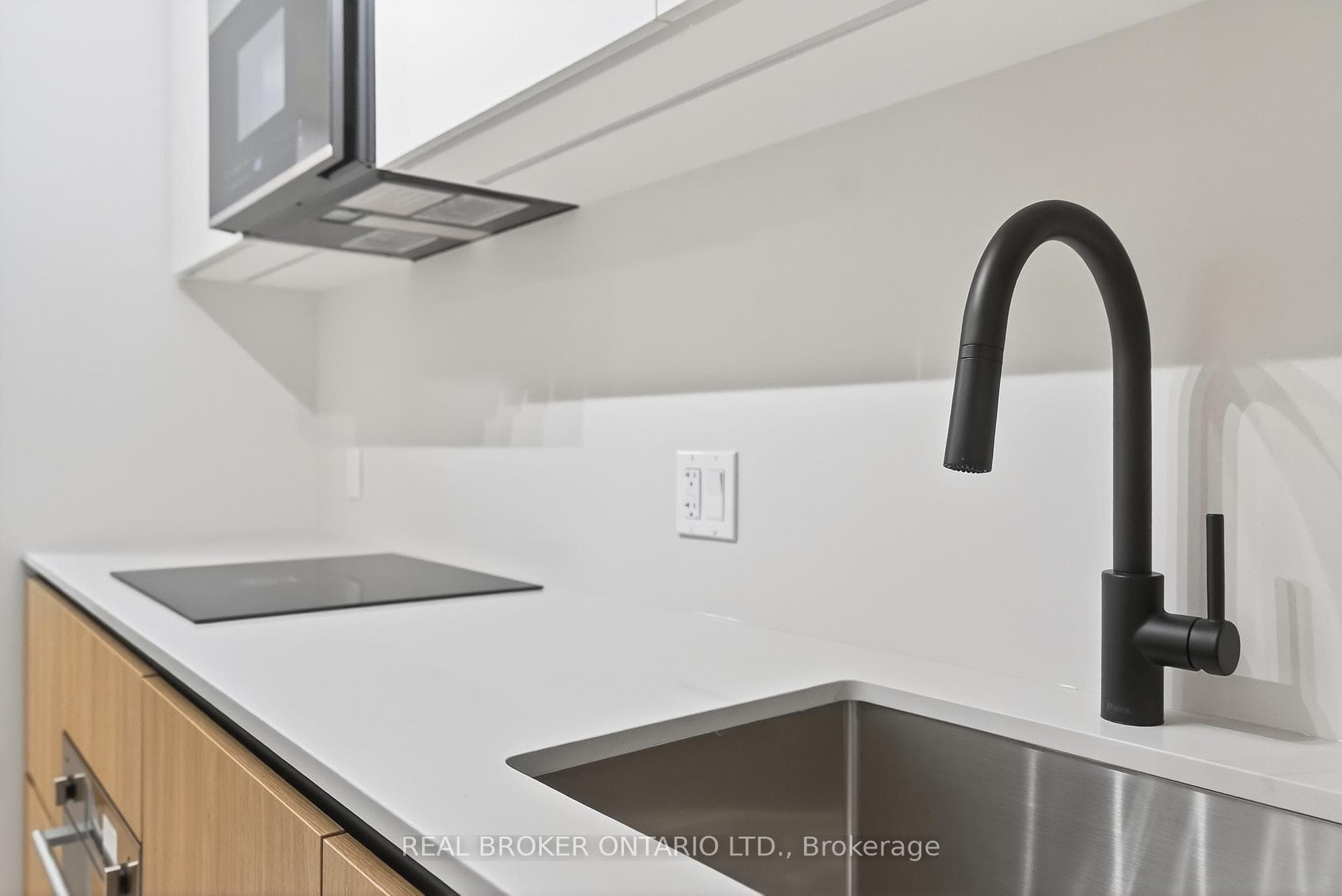 35 Parliament Street Unit 313 photo 25