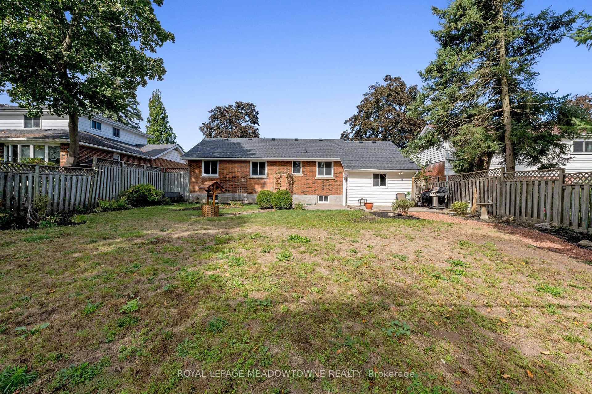 138 Elizabeth Drive photo 37