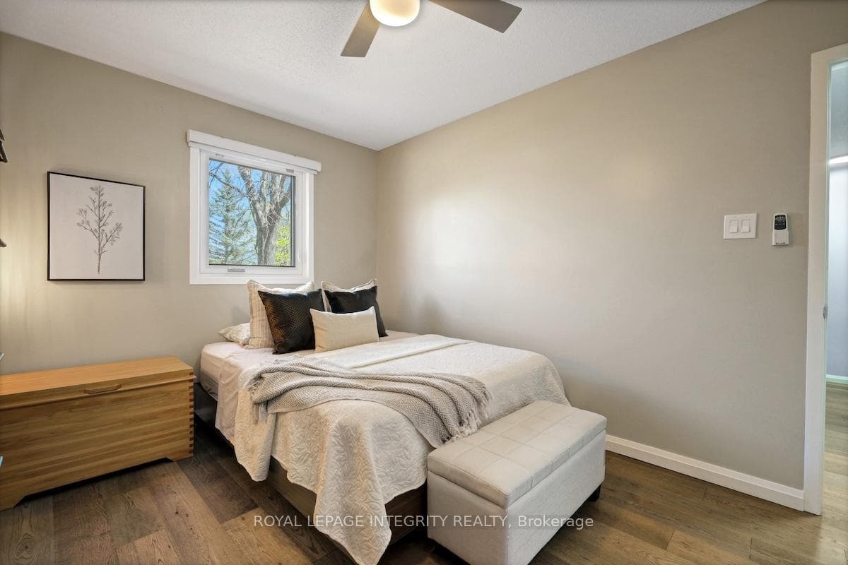 1575 Des Grives Crescent photo 33