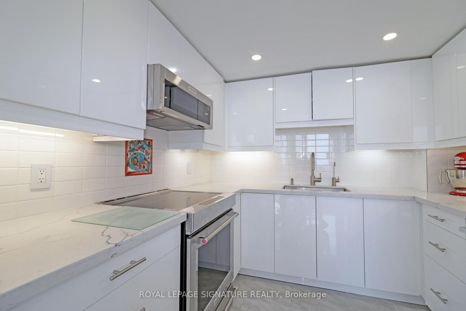 65 Ellen Street Unit 1004 photo 9
