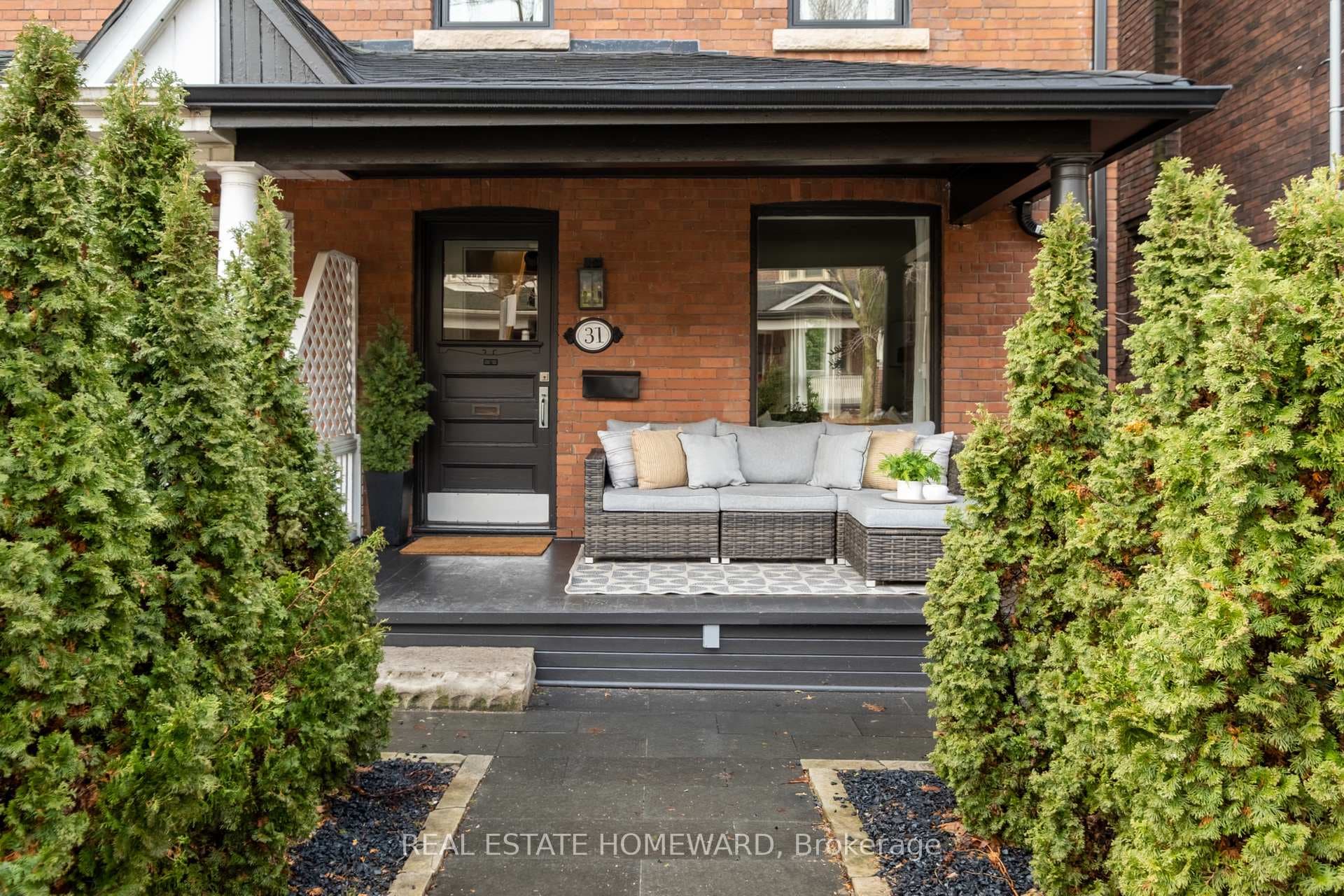 31 Riverdale Avenue photo 3