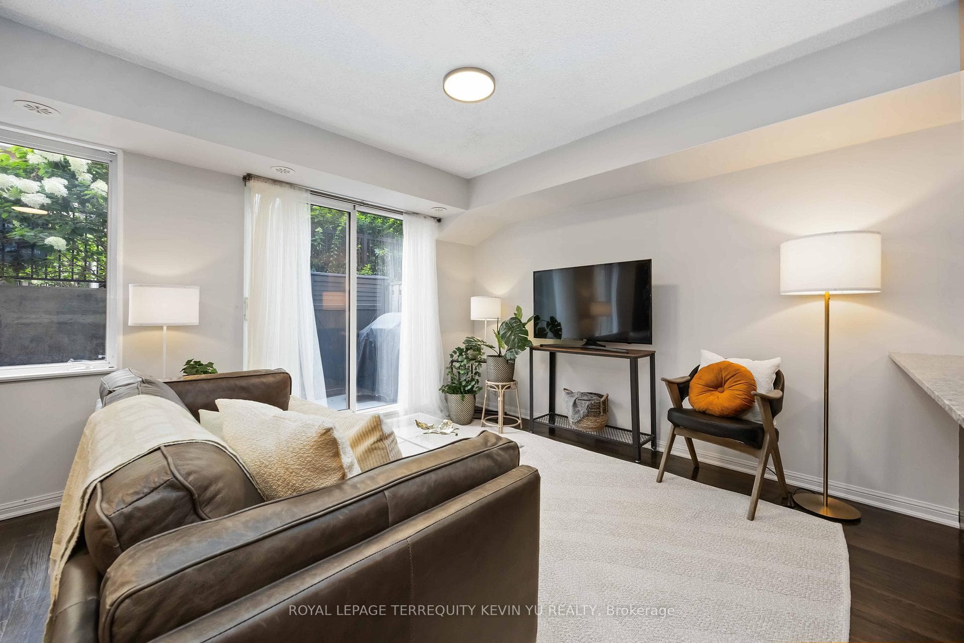 8 Foundry Avenue Unit 163 photo 8