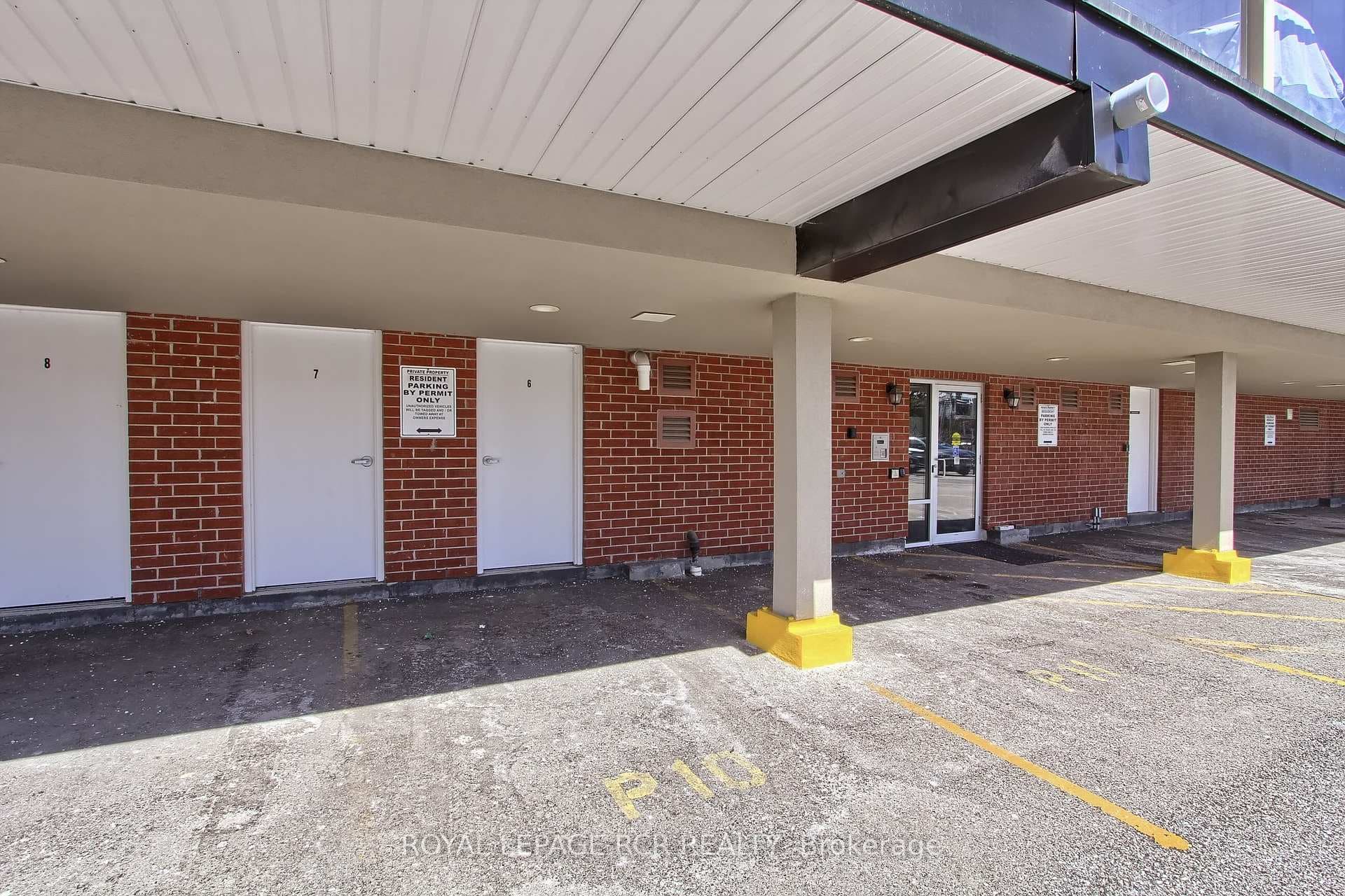 128 Barrie Street Unit 204 photo 30
