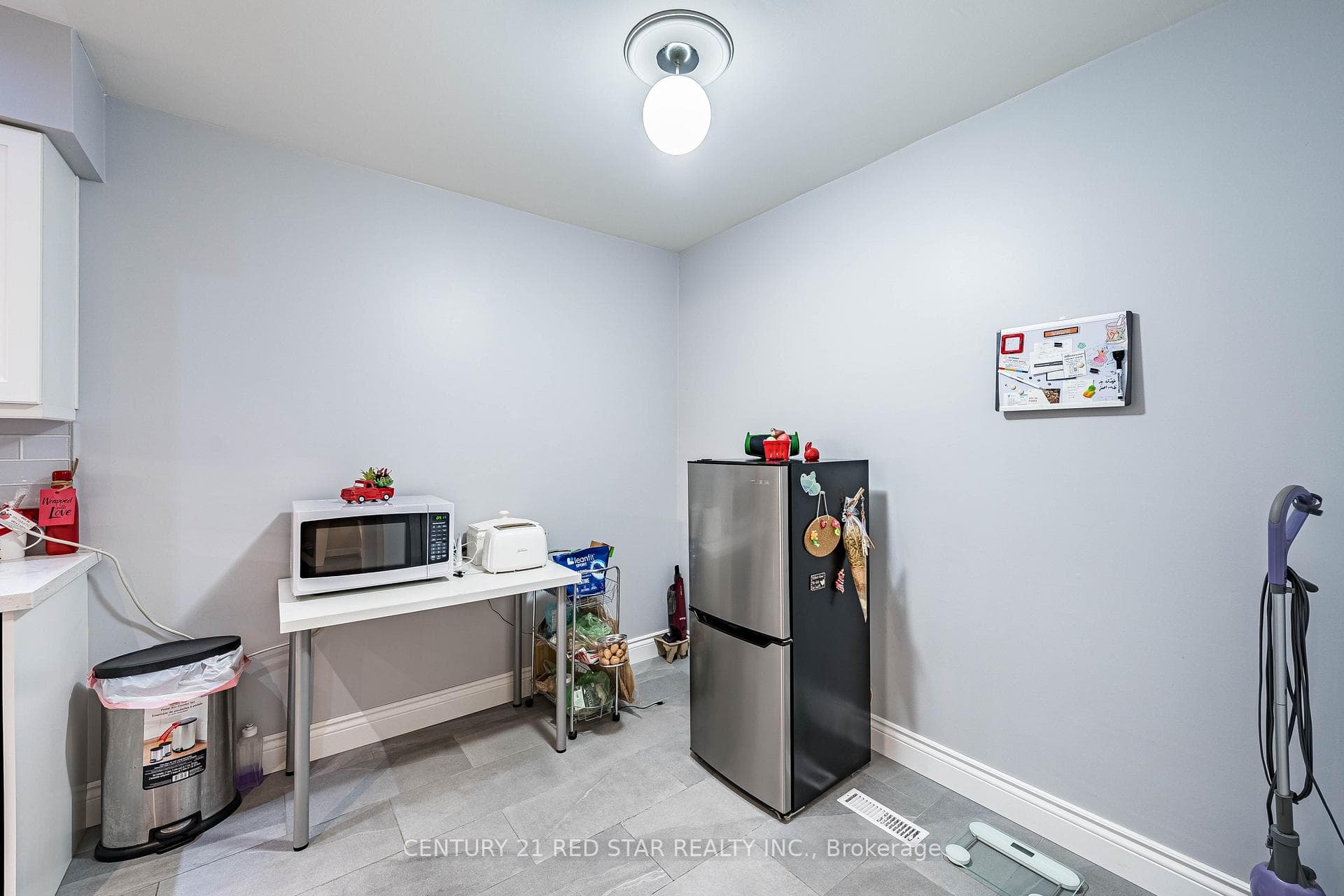 266 Simonston Boulevard photo 11