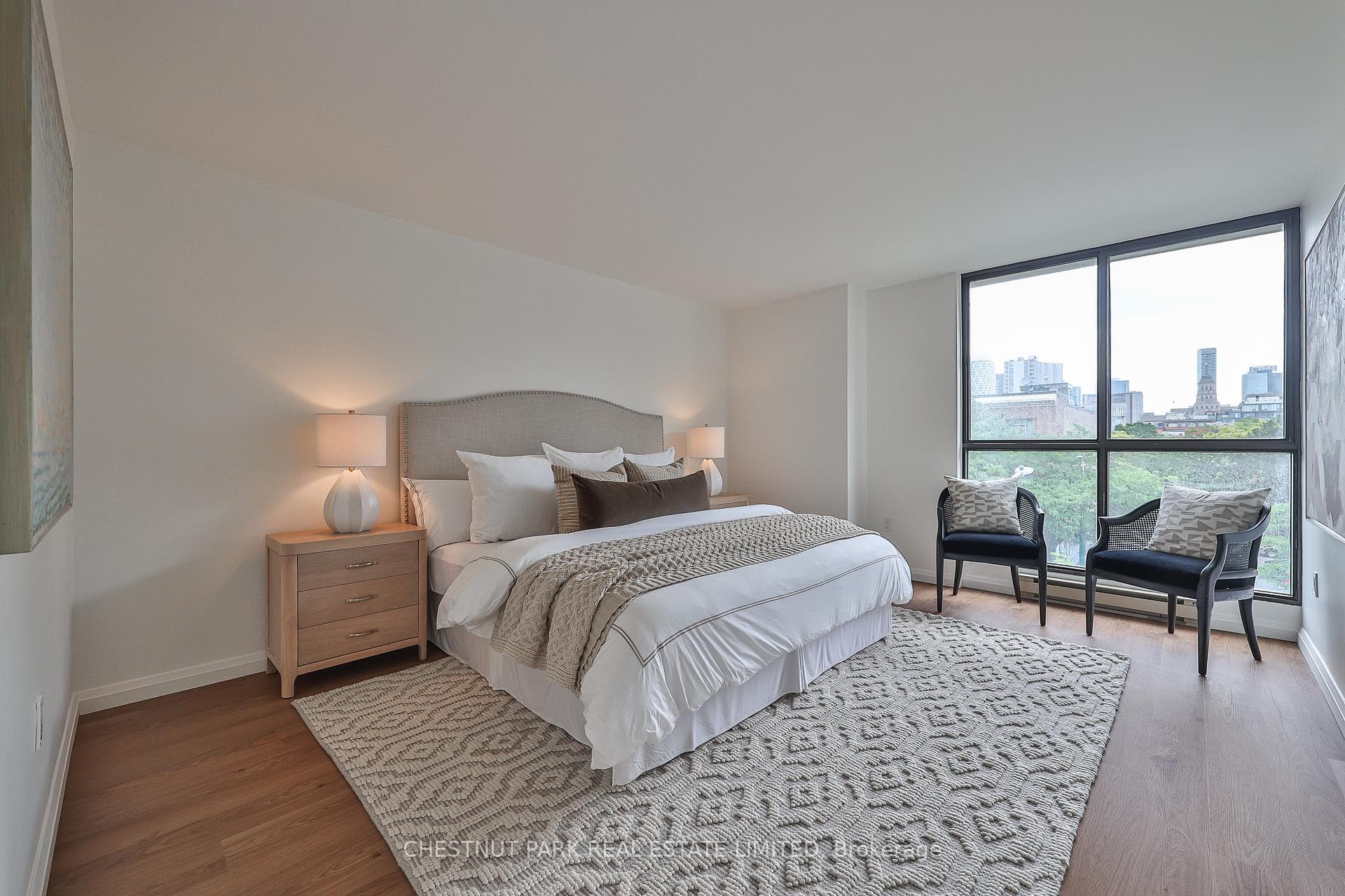 188 Spadina Avenue Unit 301 photo 2
