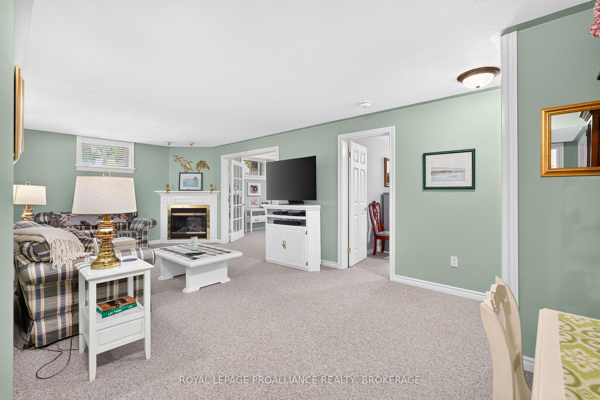657 Roosevelt Drive photo 39