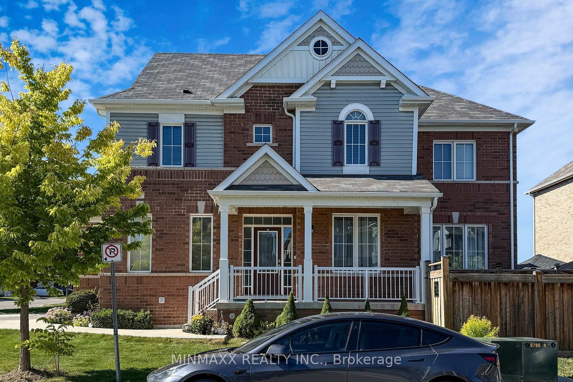 257 Hinton Terrace photo 4