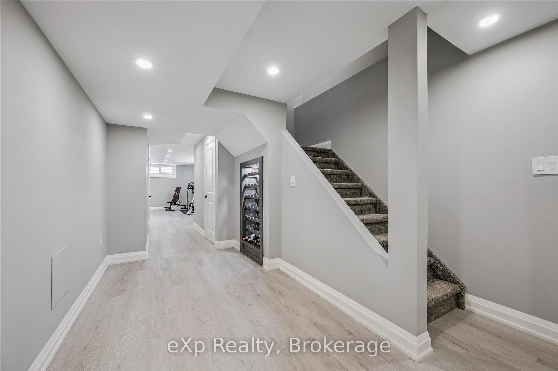 121 McFarlane Crescent photo 32