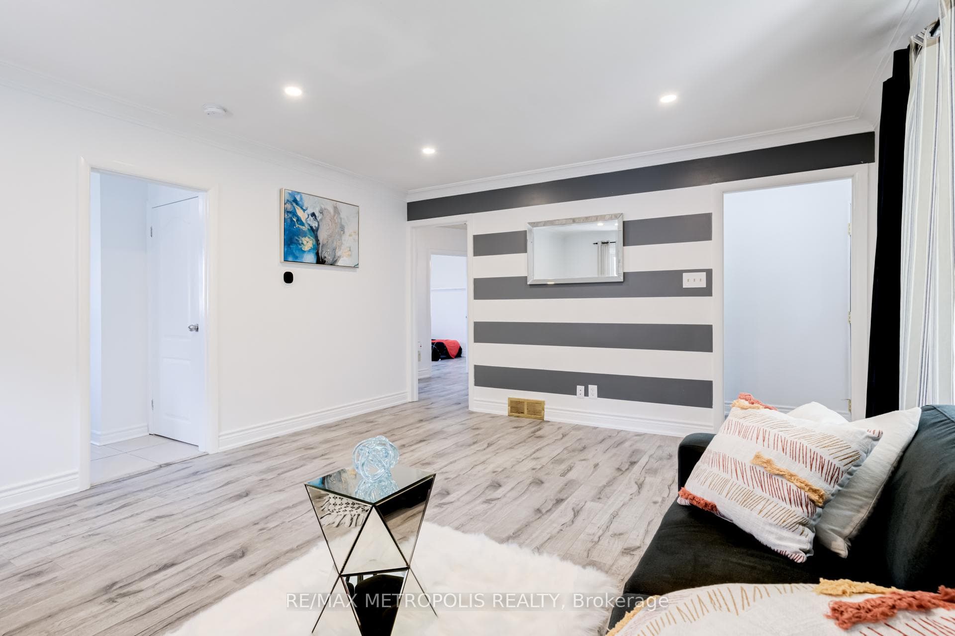 76 Albert Street photo 8
