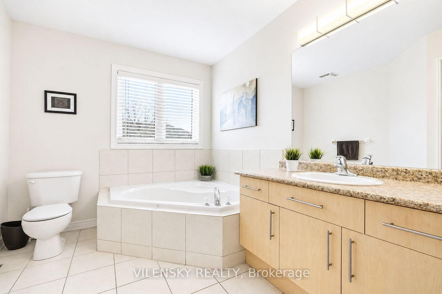19 Shelbourne Drive Unit Upper photo 12