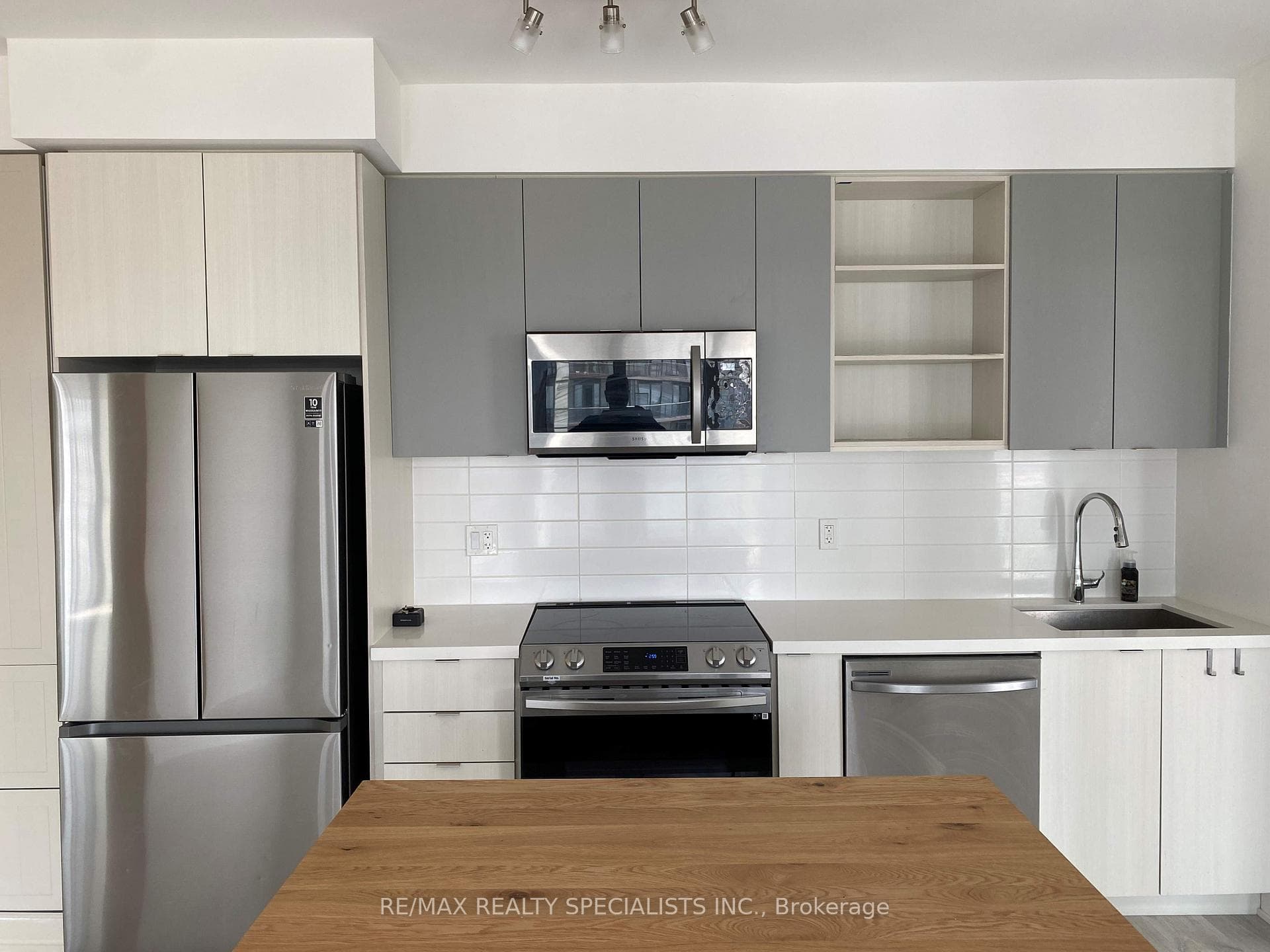 4675 METCALFE Avenue Unit 1404 photo 14