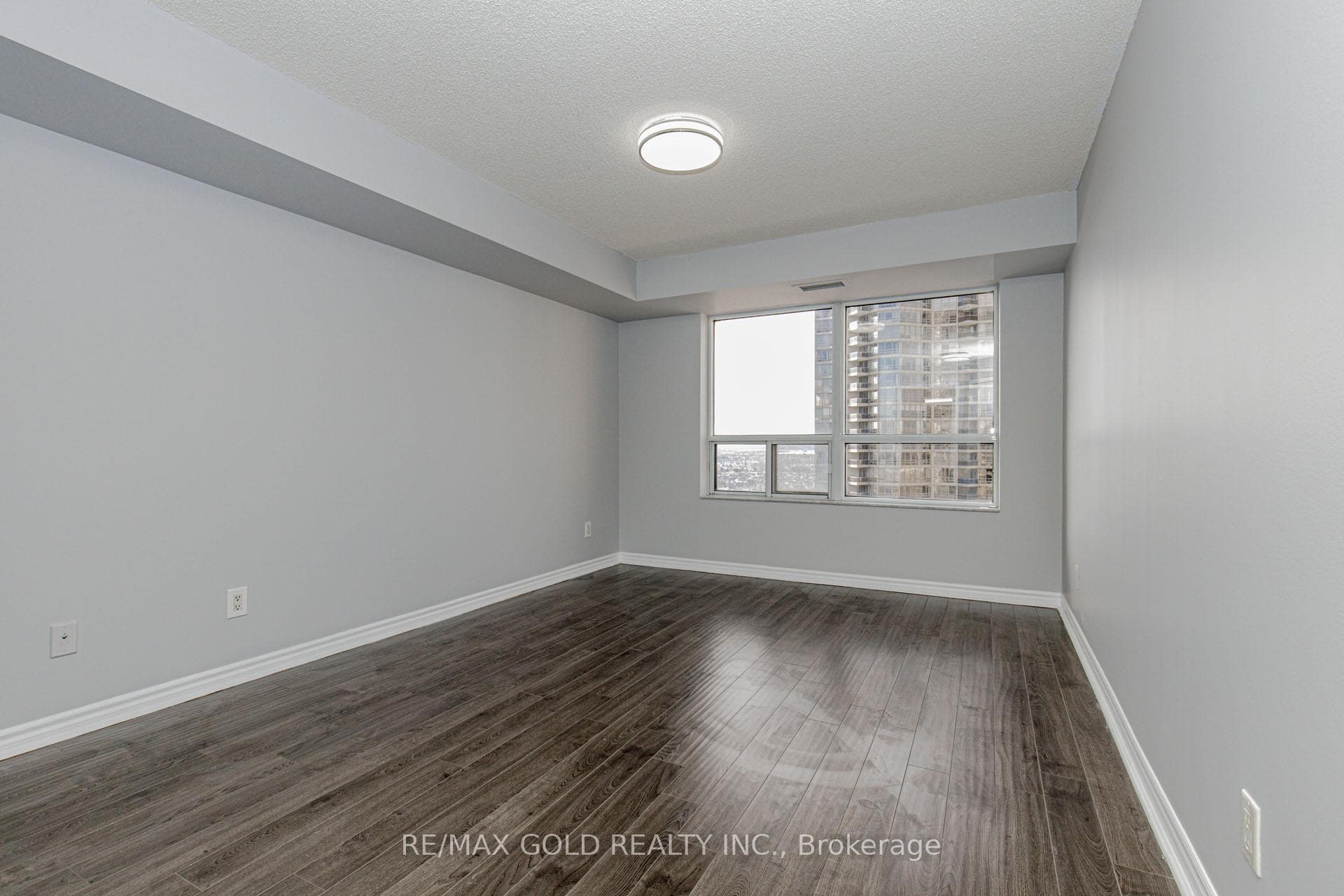 25 Kingsbridge Garden Unit 2119 photo 27