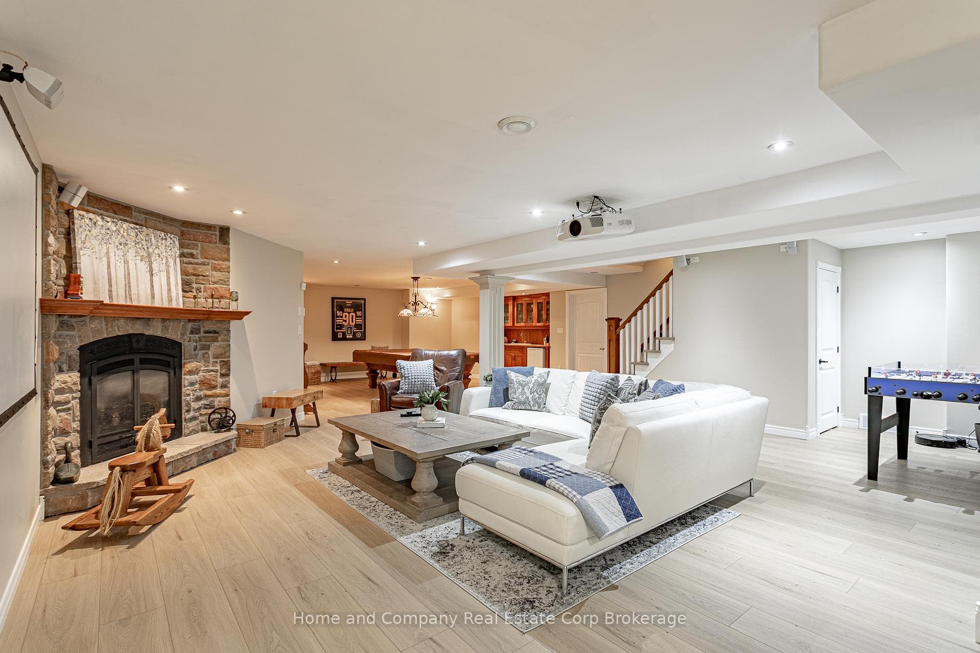 17 SIR ADAM BECK Road photo 26