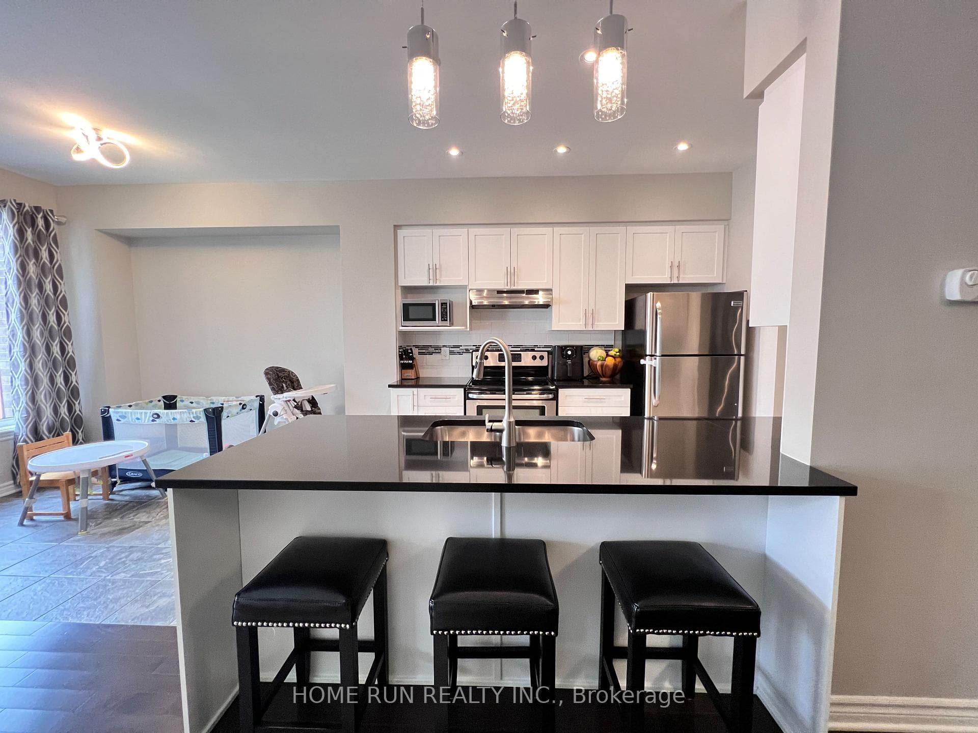 637 Tennant Way photo 14