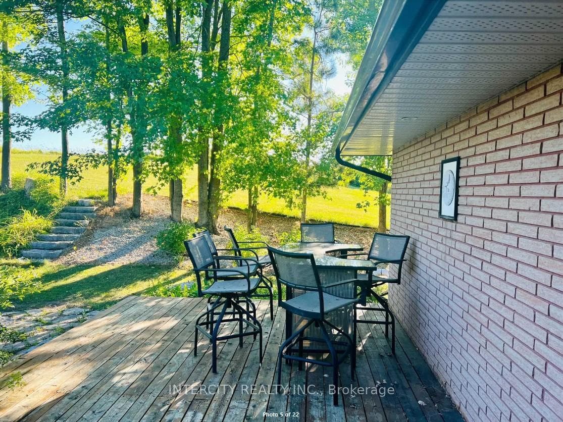 4483 5th Side Road photo 5