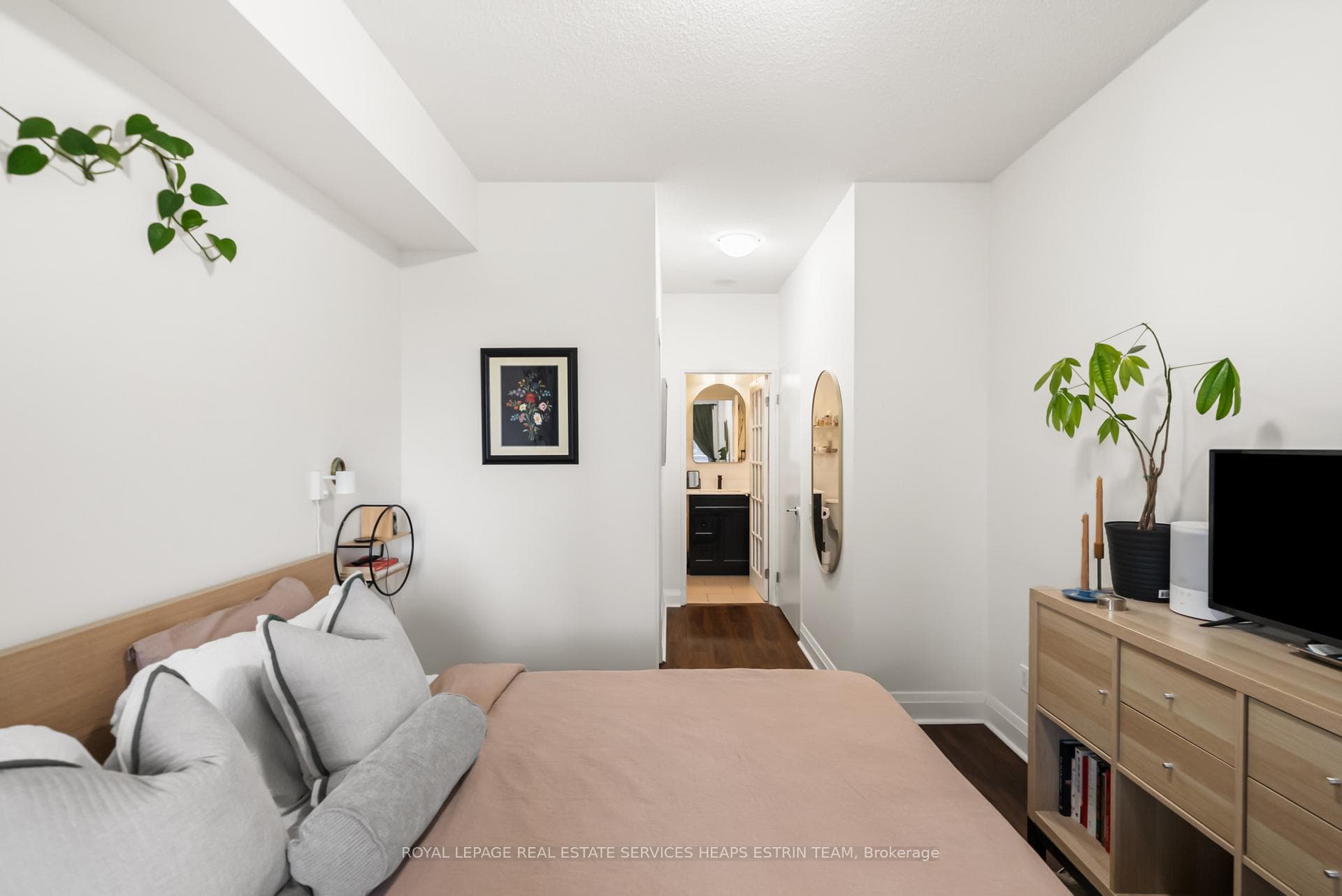 83 Redpath Avenue Unit 704 photo 11