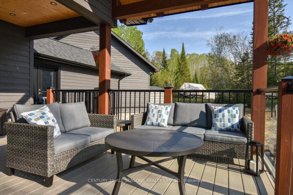 156 D South Road photo 36