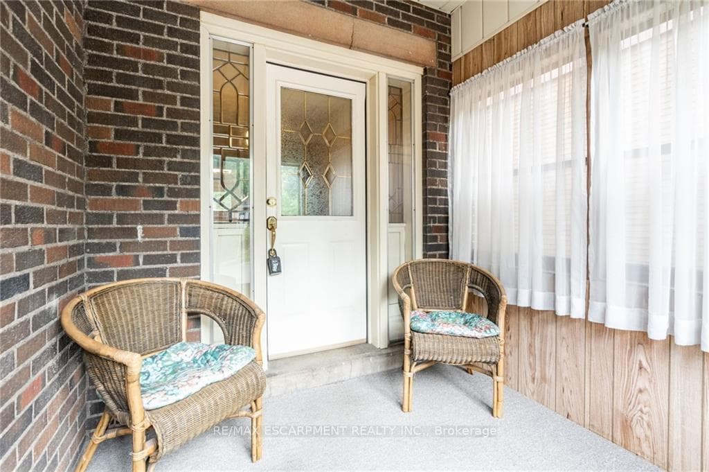 277 Edgemont Street photo 2